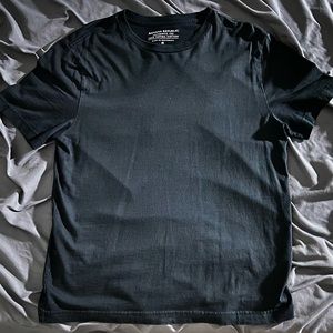 Banana Republic Authentic 100% Supima Cotton Men T-Shirt